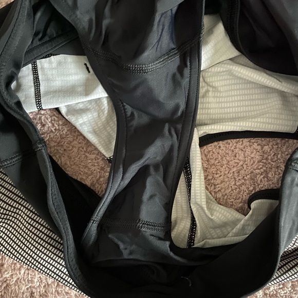 lululemon speed up shorts - Picture 5 of 5